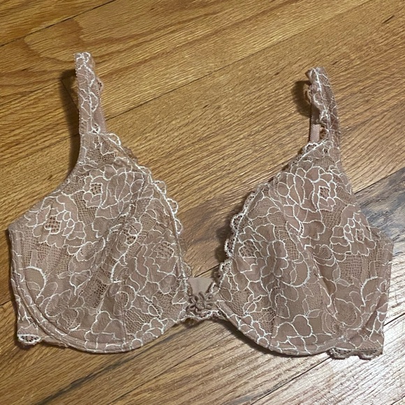 Tan Victoria’s Secret Push Up Without Padding Bra w/Lined Lace Cups - Size 36D - Picture 1 of 4